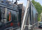 Truck damages tram wires on Rašínovo nábřeží, disrupting Prague transit