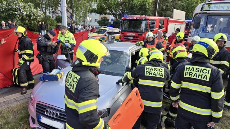 Collision with tram in Prague 6 leaves one injured