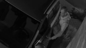 Police seek man after handgun stolen from car in Ďáblice