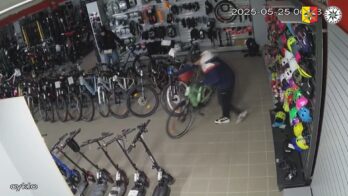 E-bikes and gear worth CZK 135,000 stolen from Prague sports shop